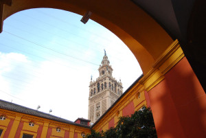 Giralda patio Palacio Arzobispal Sevilla