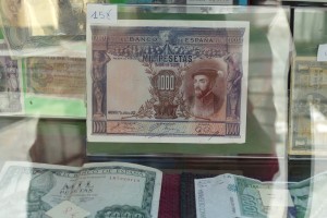 mil pesetas sevilla souvenir