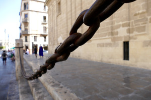 cadenas catedral sevilla