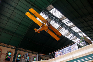 aeroplano cubierta antigua estacion cordoba sevilla