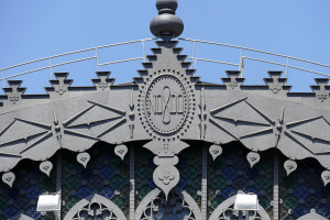 detalle cubierta metalica antigua estacion cordoba sevilla