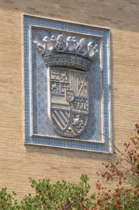 pabellon real parque maria luisa sevilla escudo