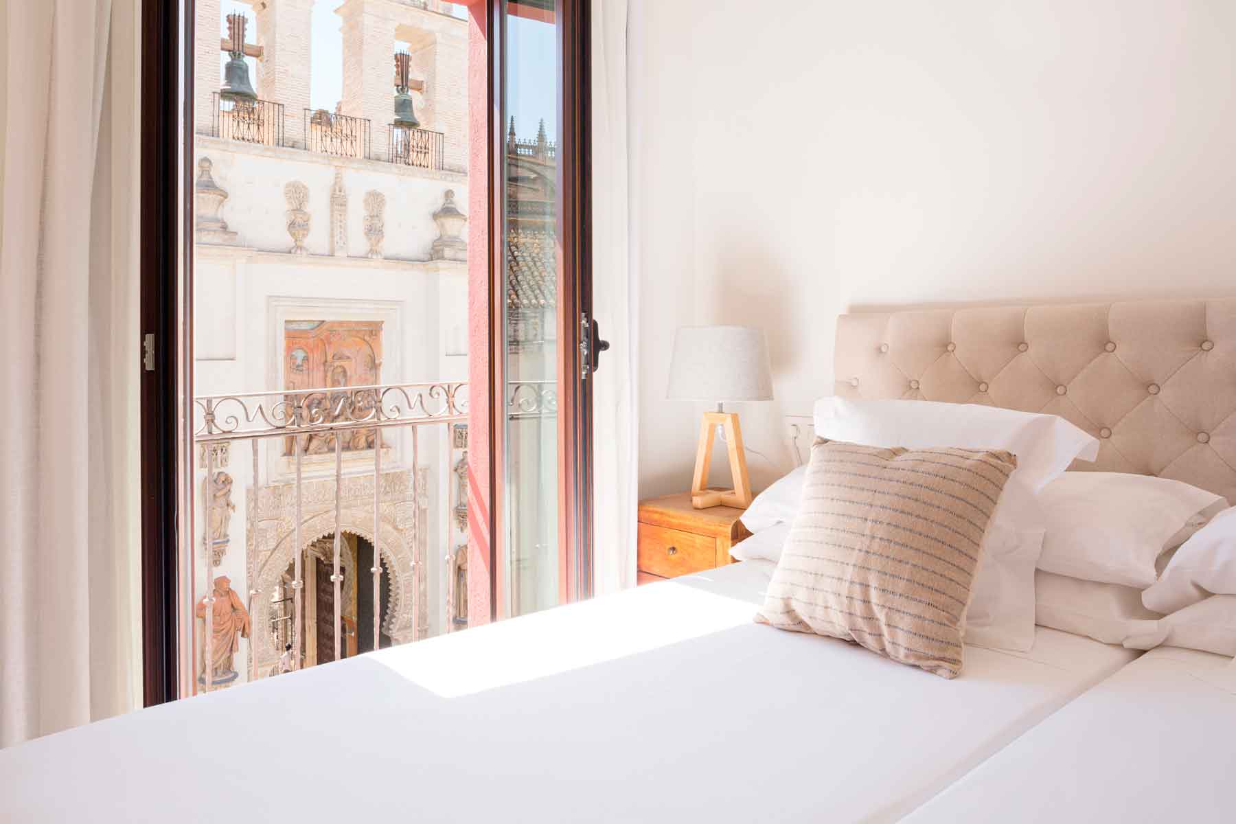 Puerta-Catedral-Sevilla-09